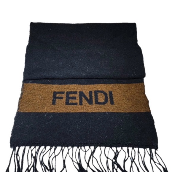 🔥EUC Fendi Scarf 💯 authentic  vintage condition clean only dry clean🔥 - Picture 5 of 6